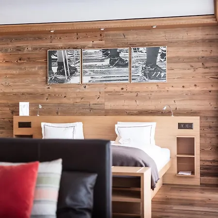 فندق Relais & Chateaux Schoenegg زيرمات