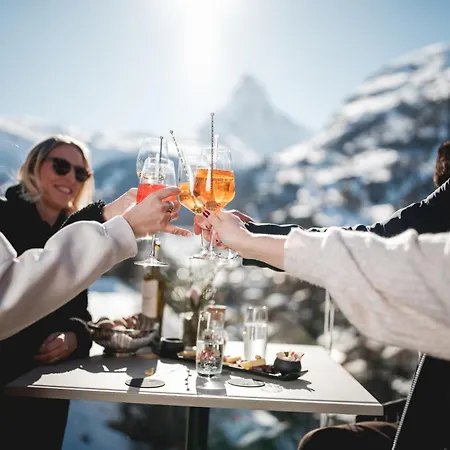 Relais & Chateaux Schoenegg 4* زيرمات