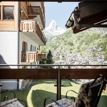 فندق Relais & Chateaux Schoenegg زيرمات