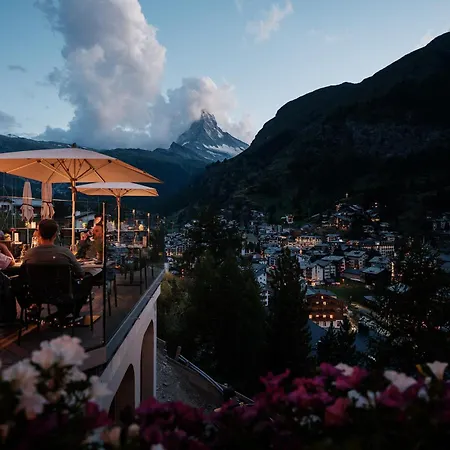 Relais & Chateaux Schoenegg 4* زيرمات