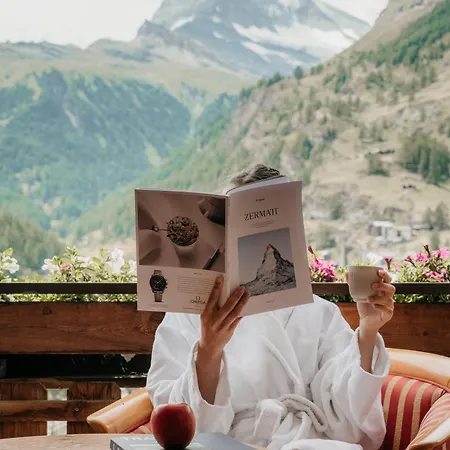 Relais & Chateaux Schoenegg 4* زيرمات