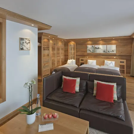 Relais & Chateaux Schoenegg فندق