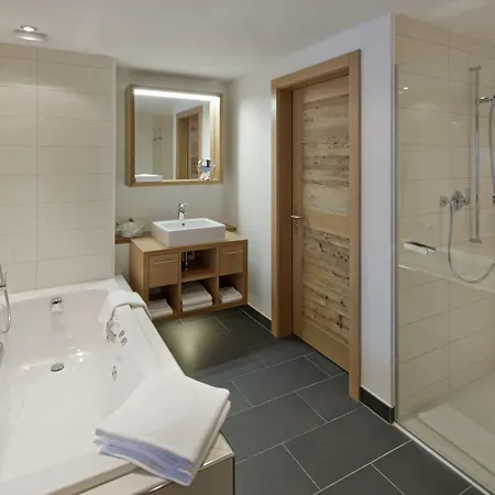 فندق Relais & Chateaux Schoenegg 4*