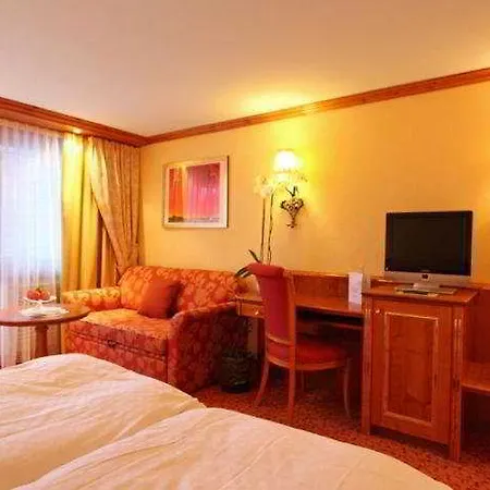 Ξενοδοχείο Relais & Chateaux Schoenegg 4*