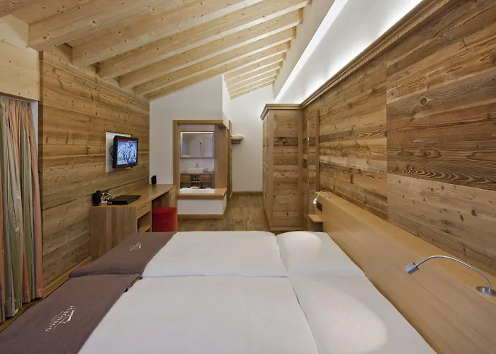 ホテル Relais & Chateaux Schoenegg 4*